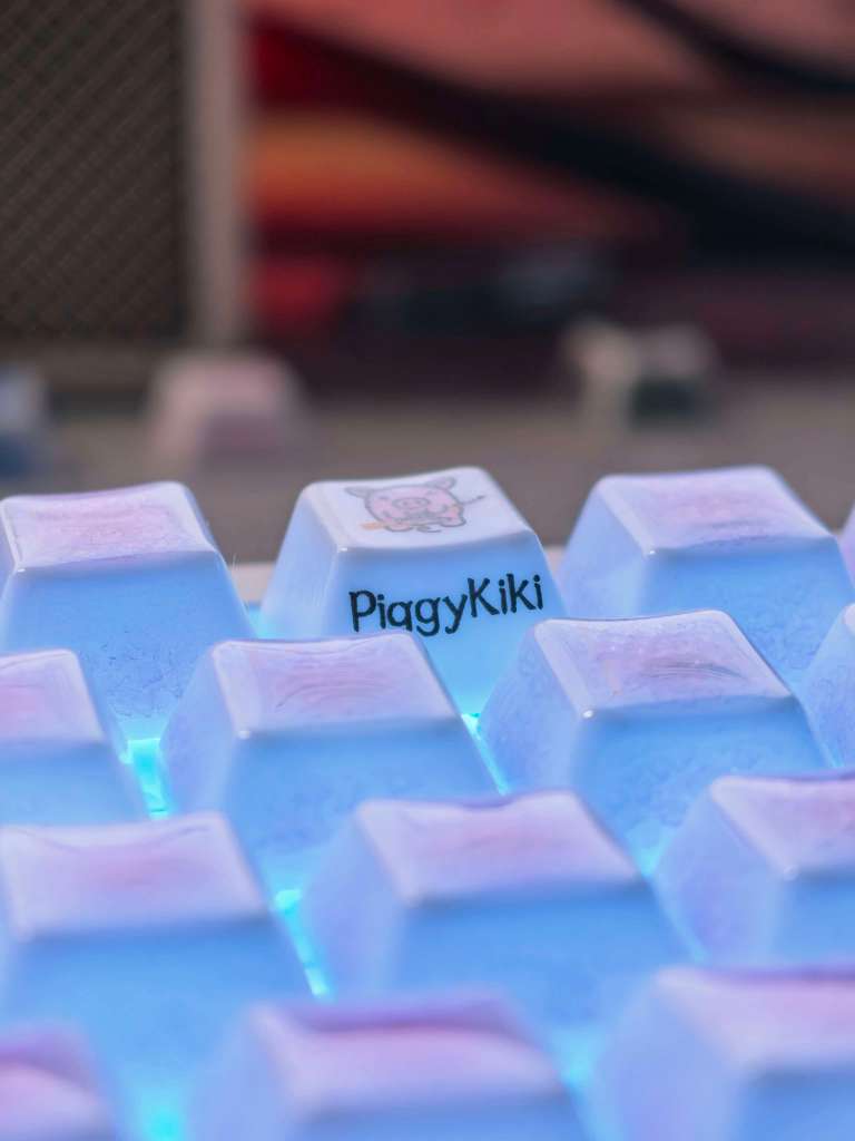 PiggyKiki - Pose